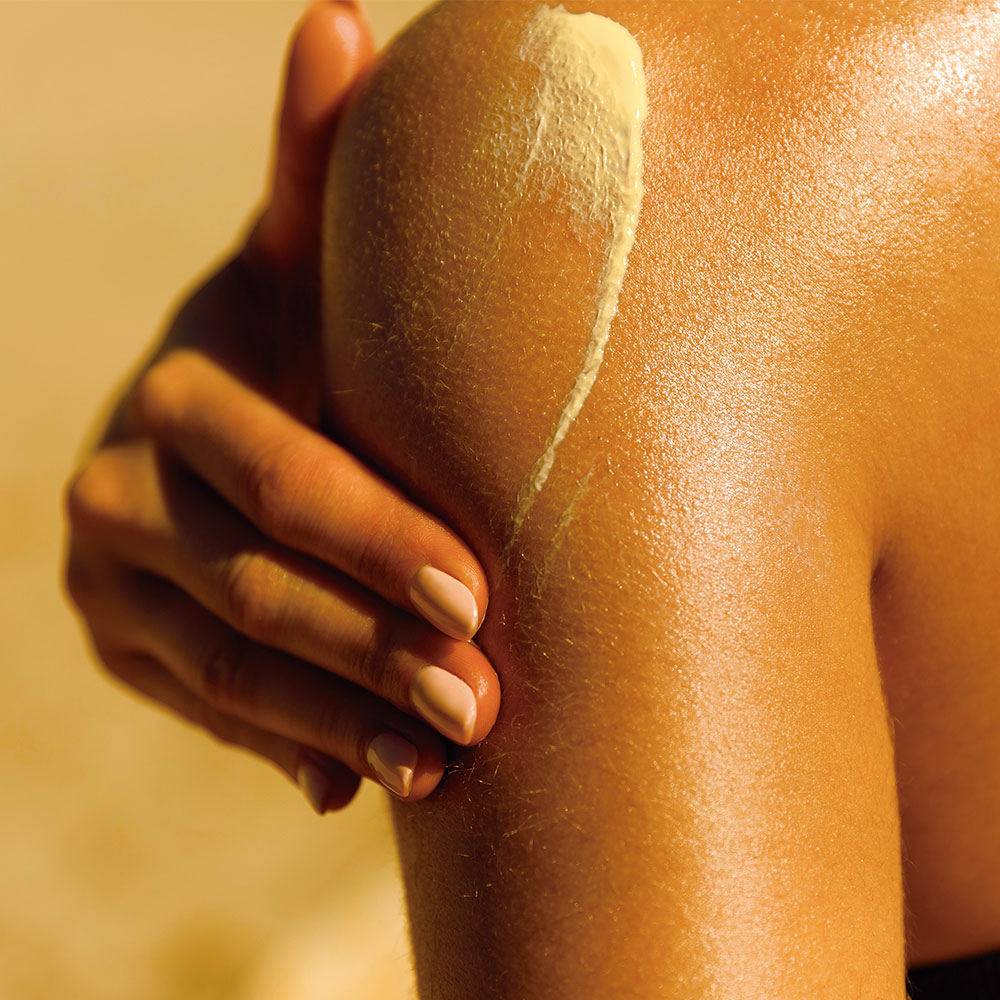 Oro Fluido Body Cream Application Oro Fluido Body Cream Application