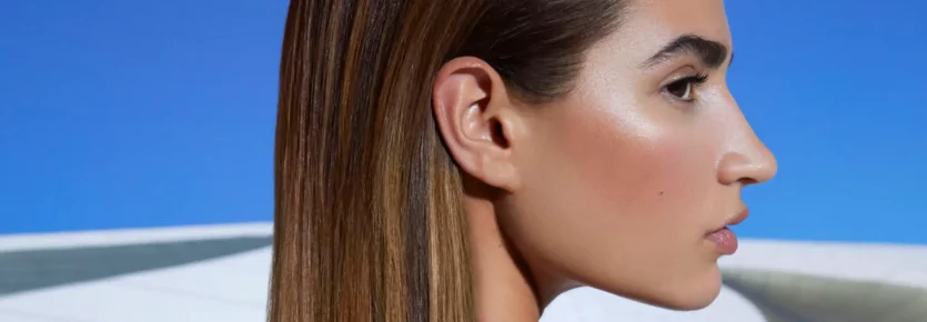 A woman with a bronzite balayage look